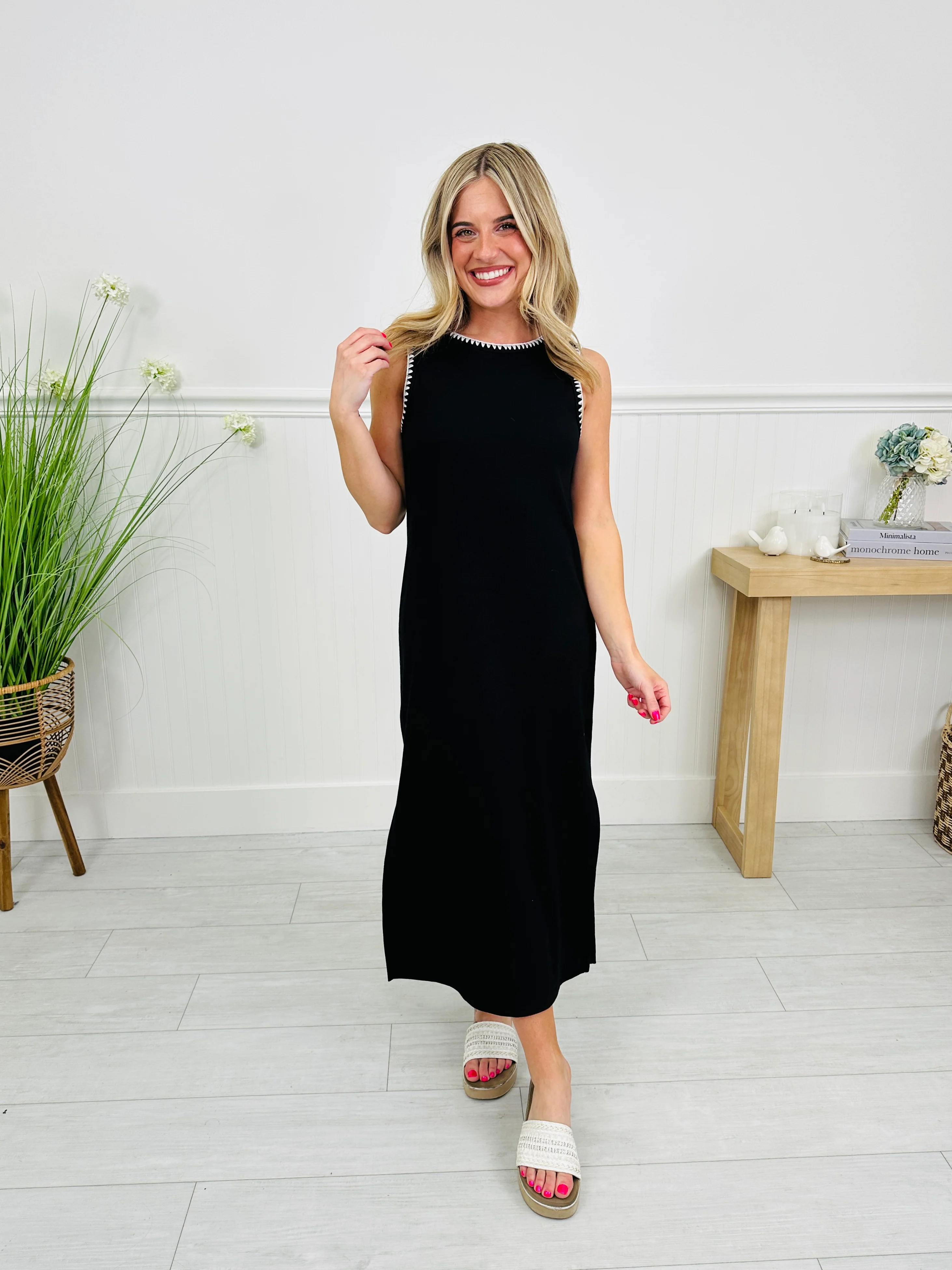 Better Than Basic Midi Dress in Black - Image 3