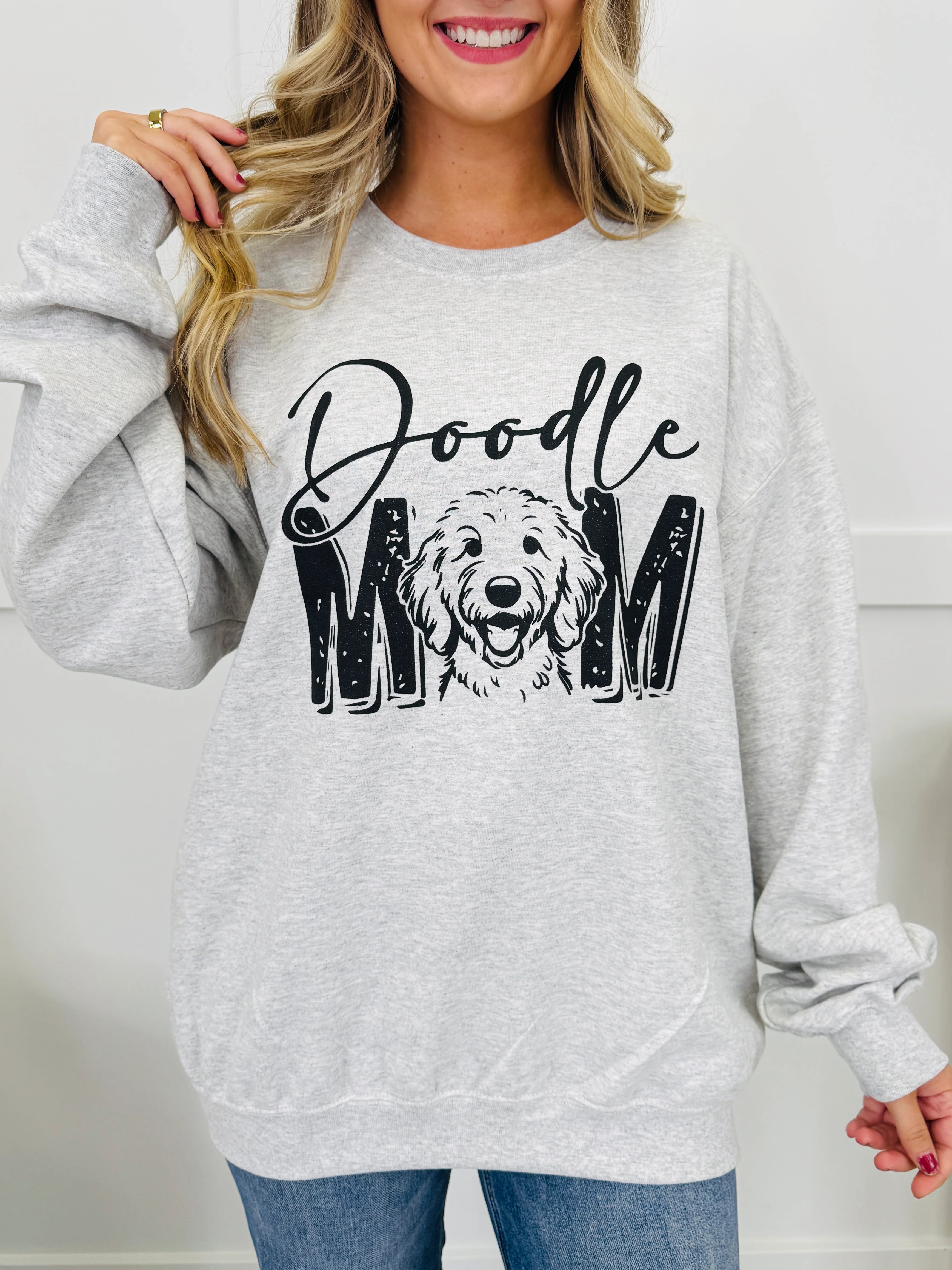 Doodle Mom Graphic Crewneck Sweatshirt - Image 5
