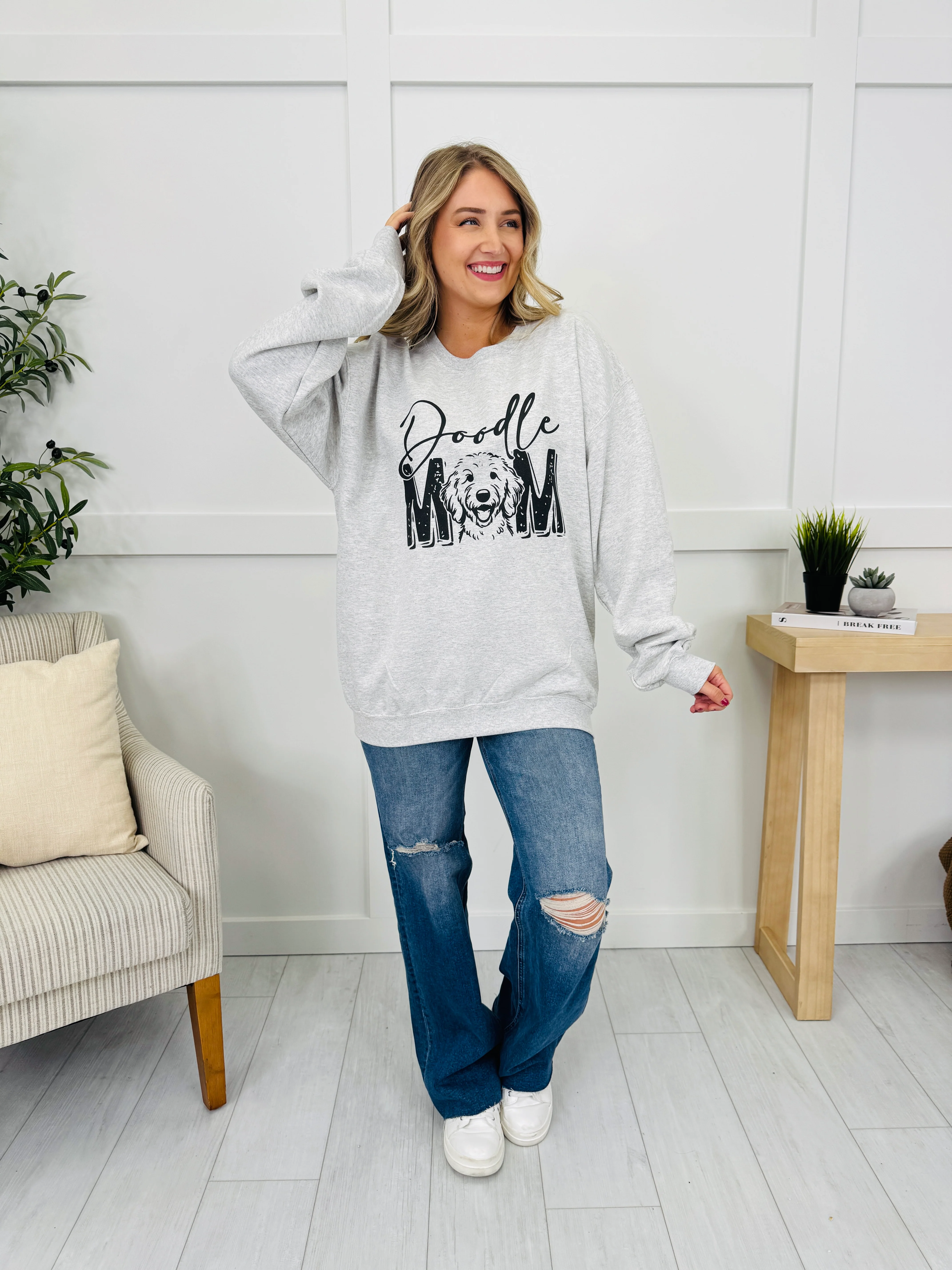 Doodle Mom Graphic Crewneck Sweatshirt - Image 7