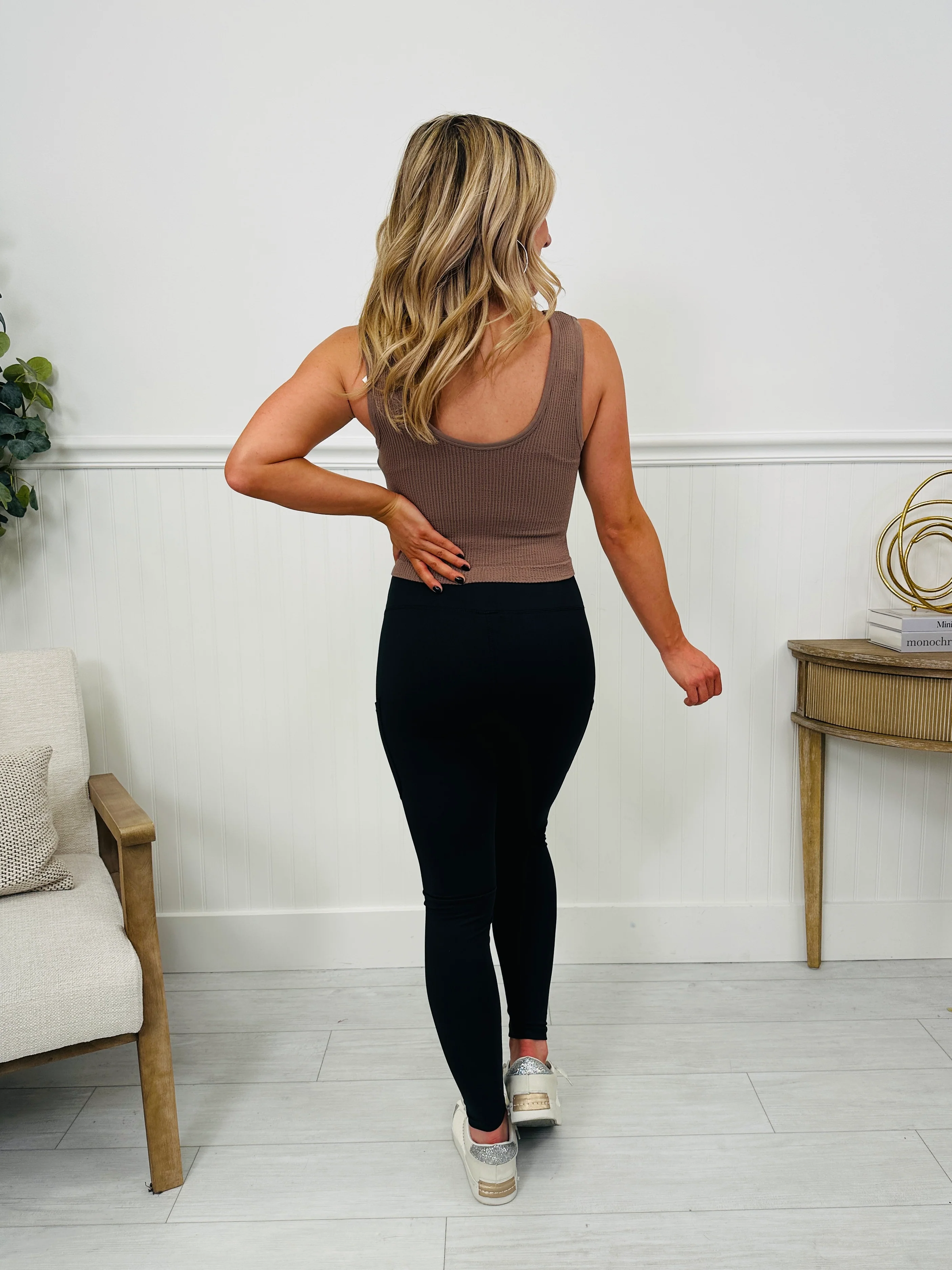 MOCO Exclusive Black Viral Leggings - Image 4