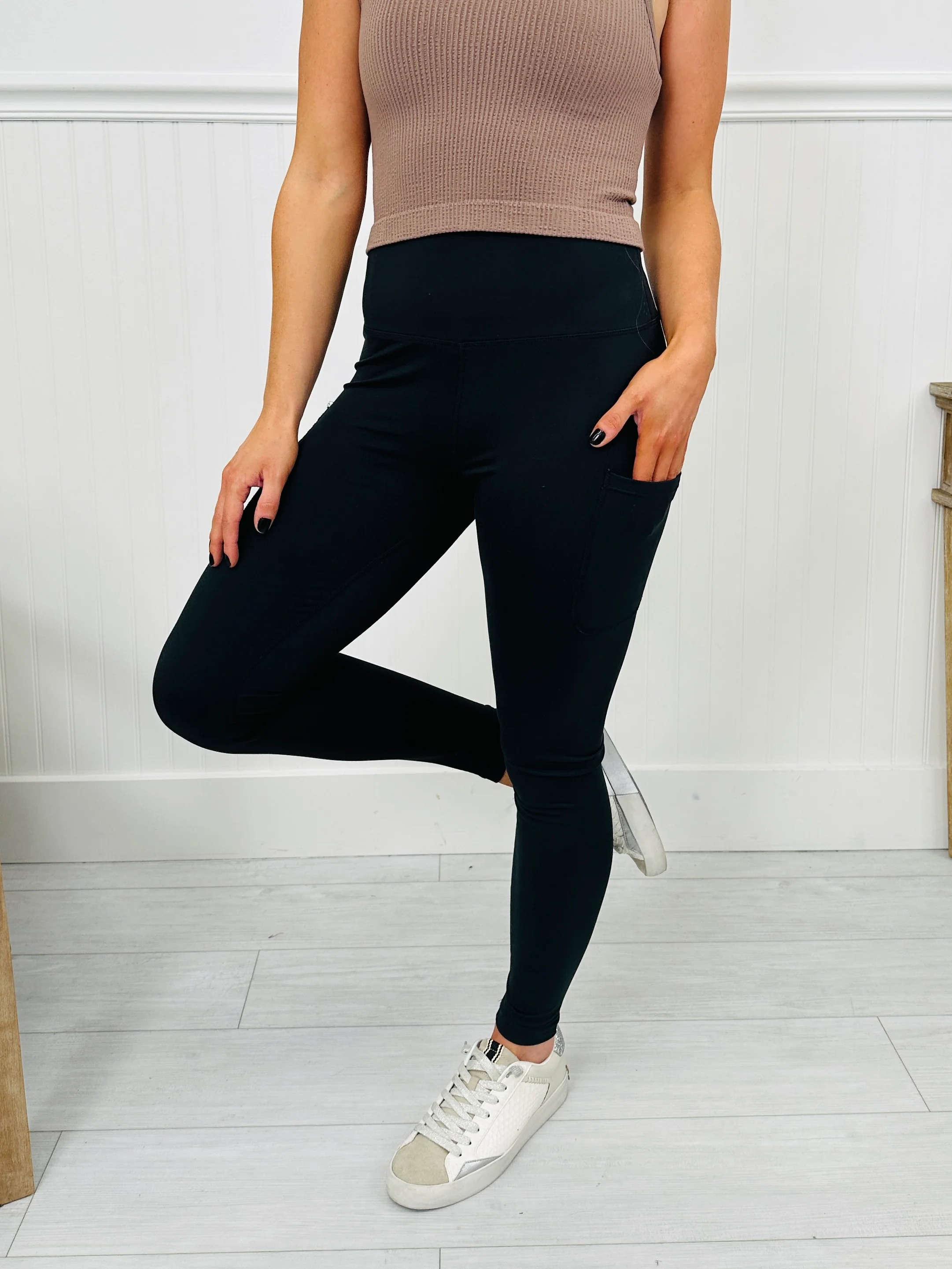MOCO Exclusive Black Viral Leggings - Image 5