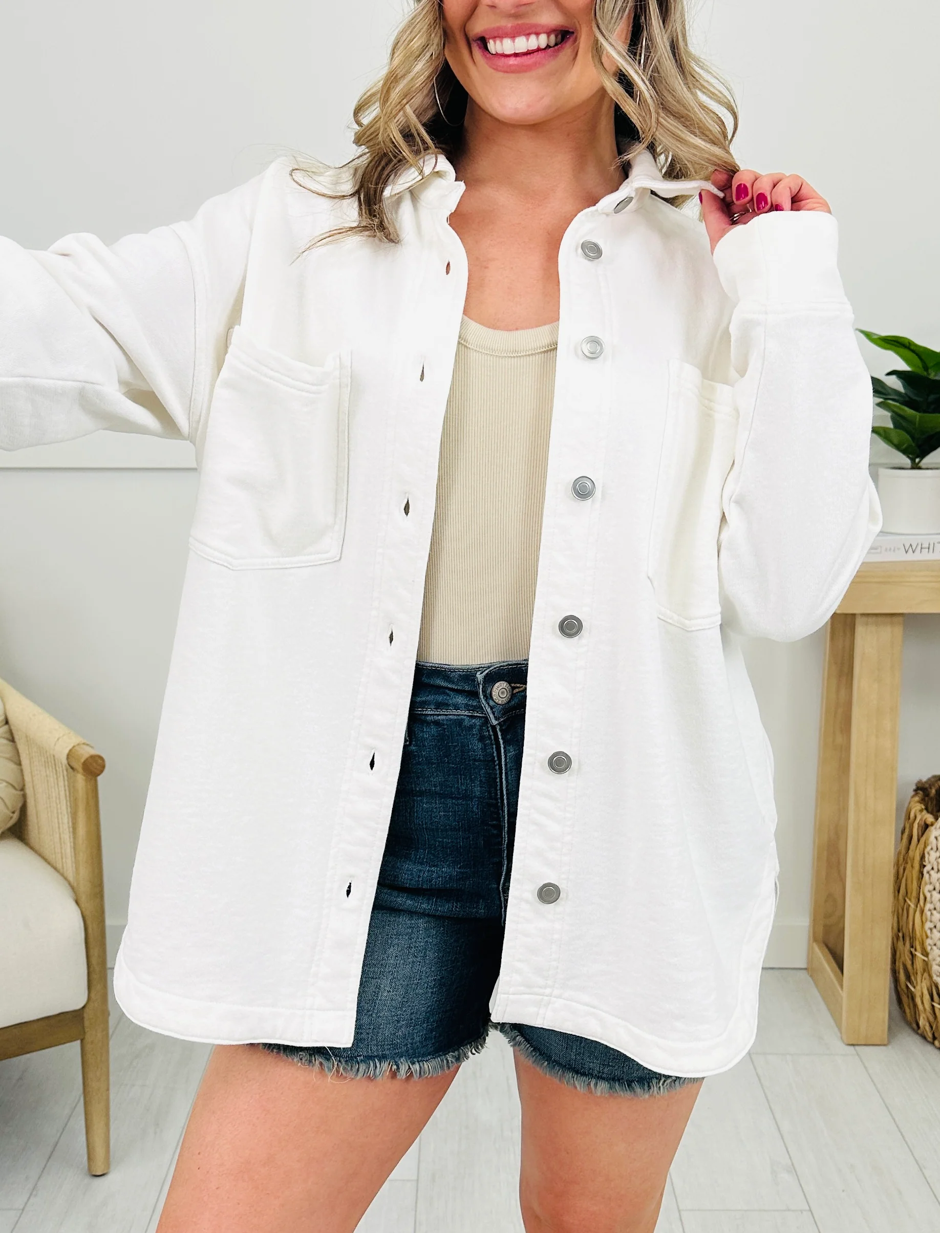 MOCO Exclusive Go Everywhere Jacket In White - Image 4