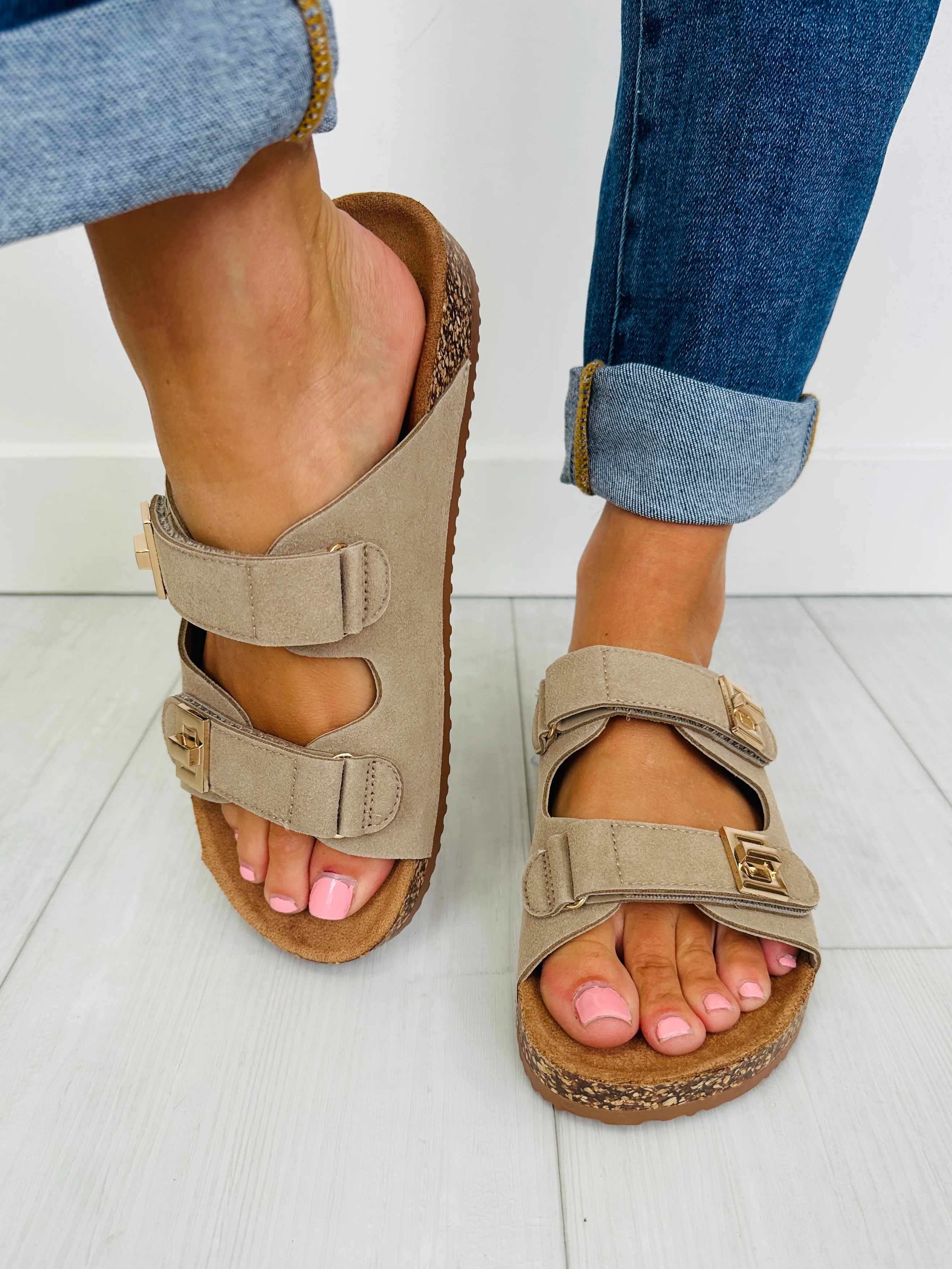 Sandals In Multiple Colors - Image 10