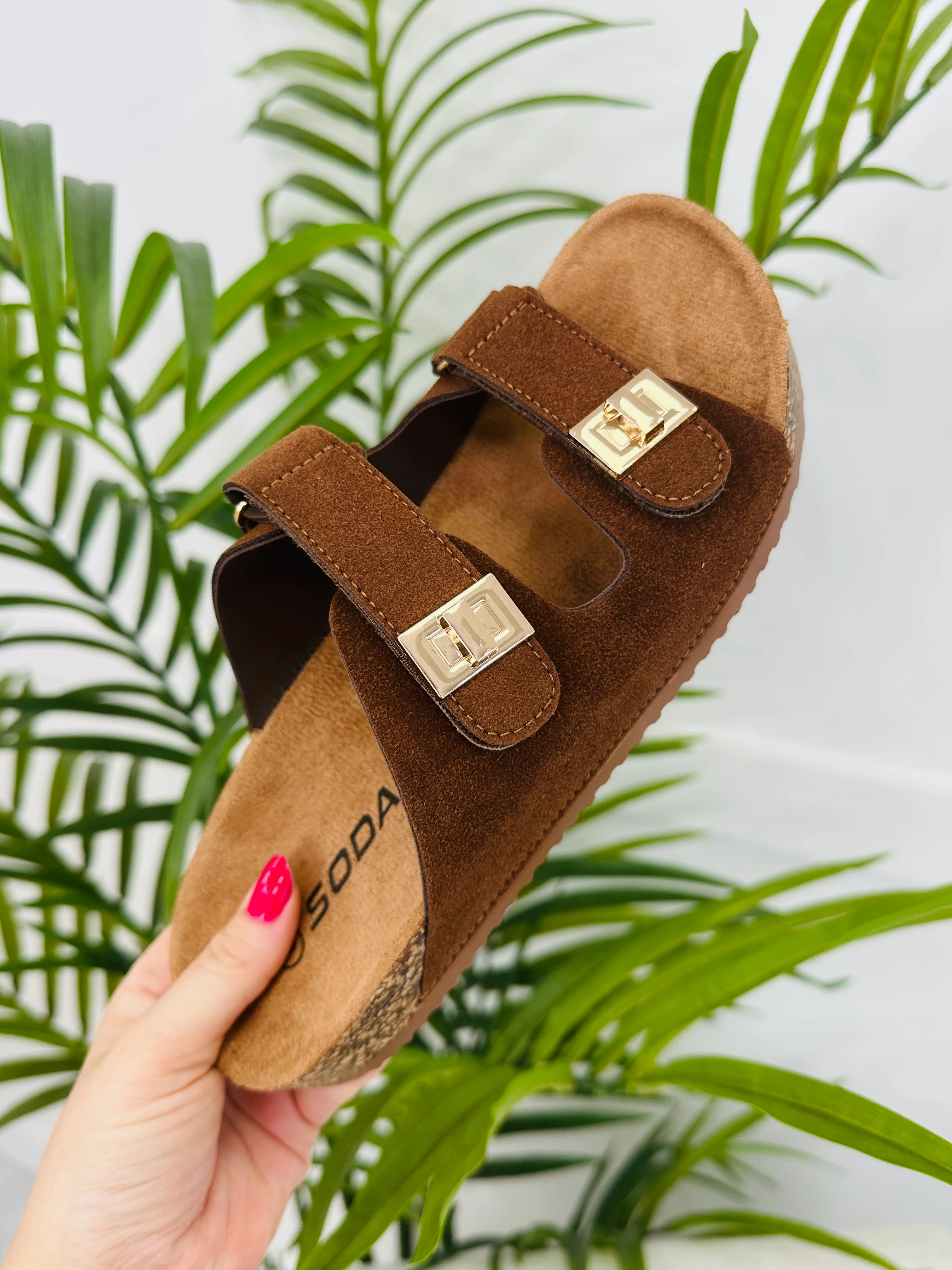 Sandals In Multiple Colors - Image 2