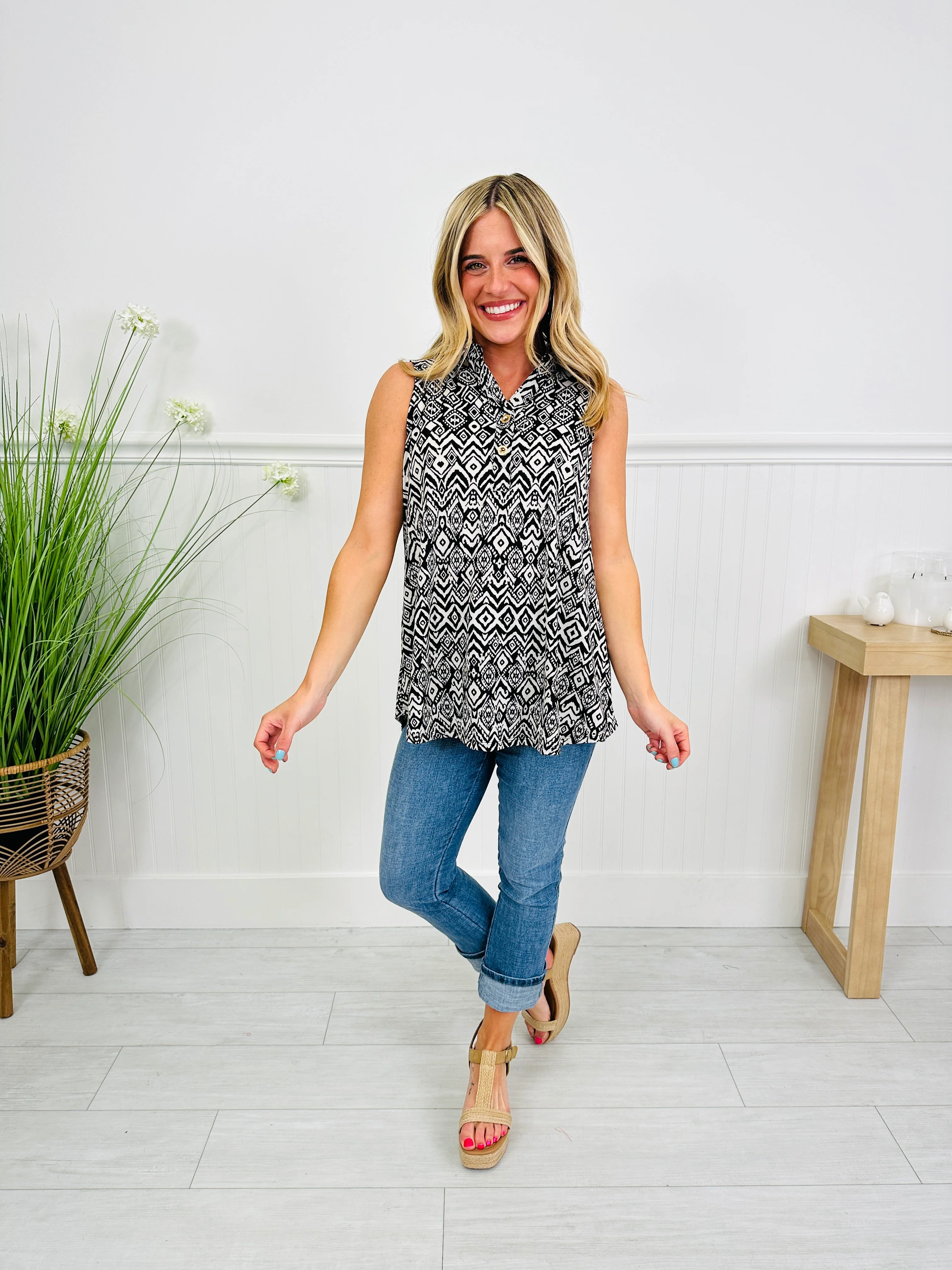 Styled For Summer Tank Top In Chicago Print - Image 4