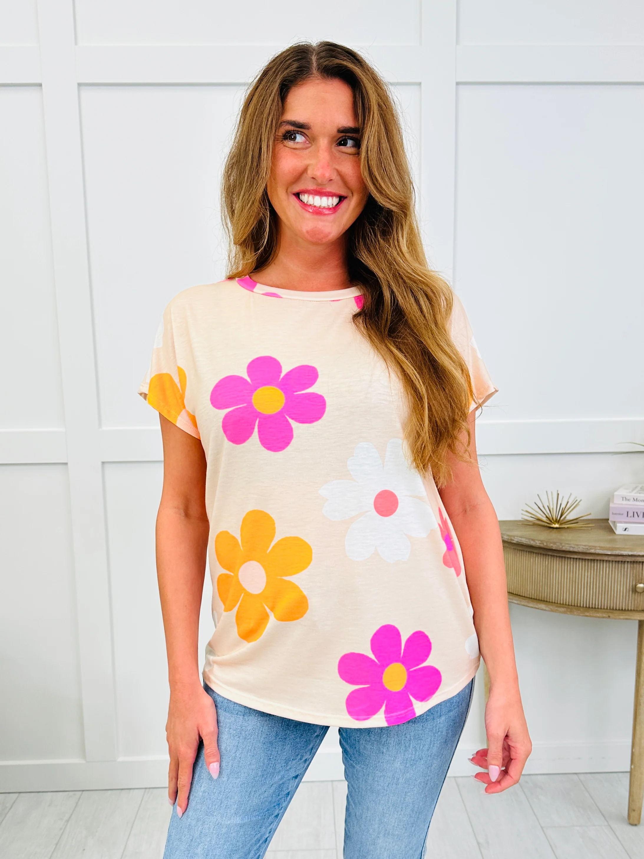 The Retro Petal Tee In Beige - Image 3