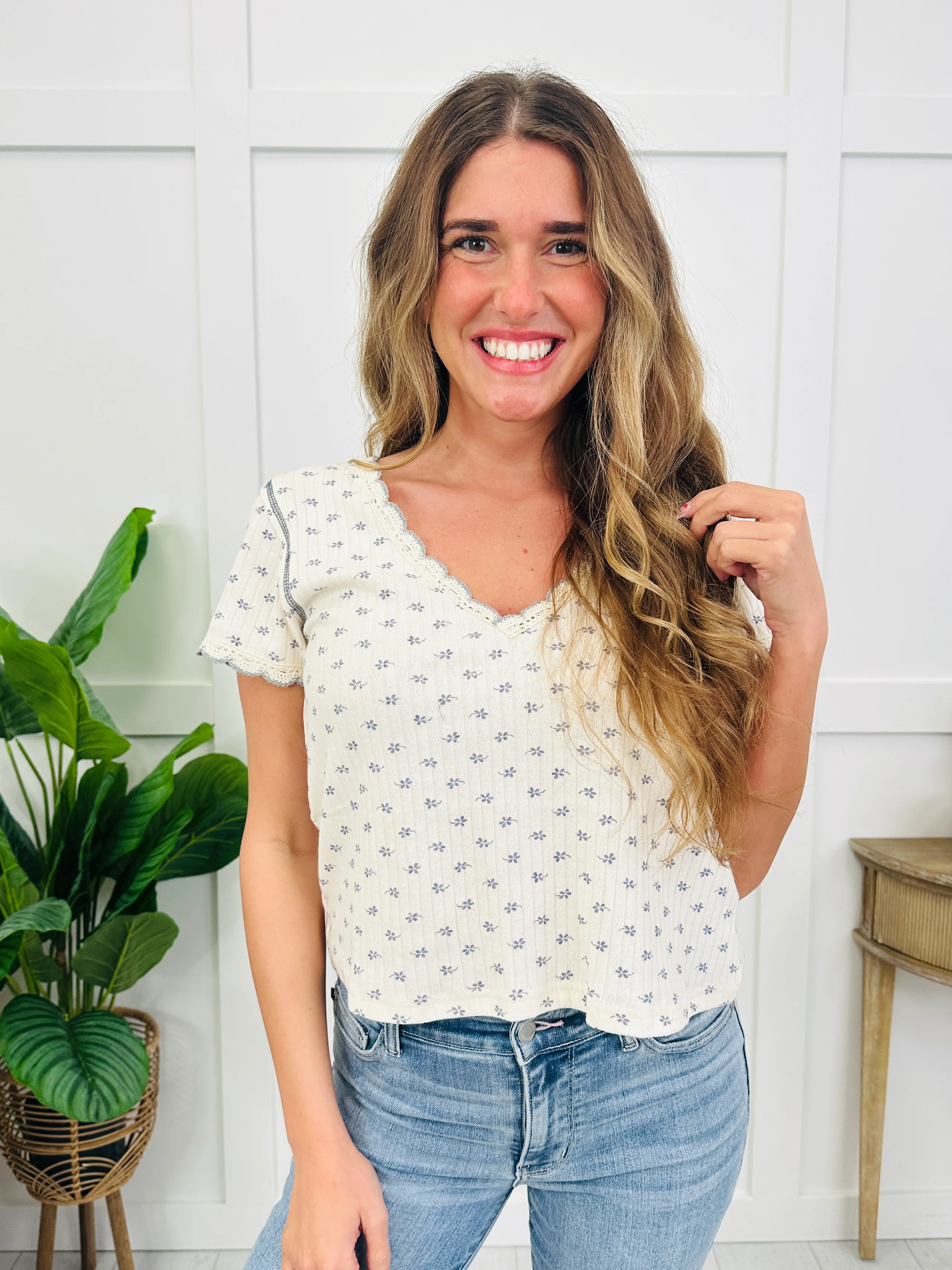 The Soft Contrast Top In Multiple Colors - Image 4
